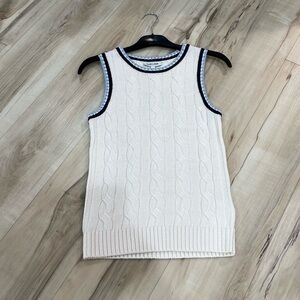 Sleeveless Cable Knit Sweater Vest